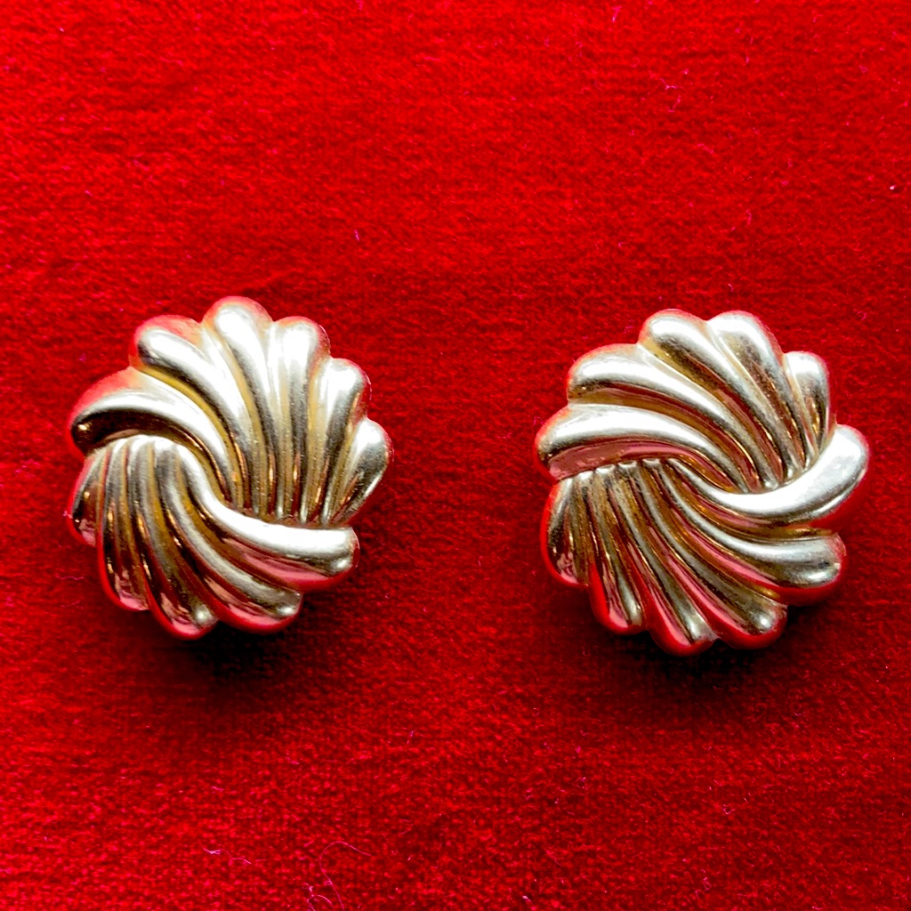 14kt Gold Swirl Pierced Earrings